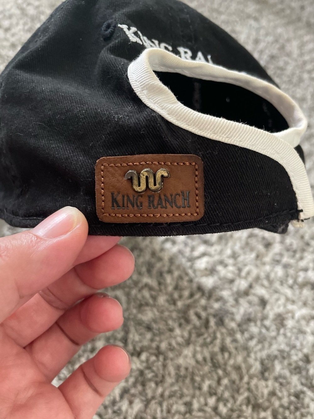 King Ranch Women’s Rhinestone Adjustable Black/White Baseball Cap - Picture 4 of 5